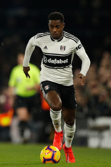 Está rodeado de muchas expectativas desde temprana edad. Titular indiscutible en el Fulham, lleva temporada y media rindiendo a gran nivel. Con contrato hasta 2020 ya está en negociaciones para firmar una ampliación con el equipo de Craven Cottage. Tottenham y Manchester United siguen de cerca sus movimientos.