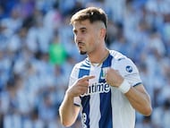 LEGANÉS (MADRID), 24/05/2025.- El defensa del Leganés Javier Hernández Carrera celebra tras anotar el primer gol del equipo, durante el partido de LaLiga de fútbol que CD Leganés y Real Valladolid disputan este sábado en el estadio de Butarque. EFE/Sergio Pérez