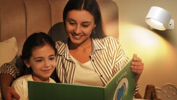 Disfruta de la iluminación de tu hogar con esta lámpara de pared disponible en Amazon.