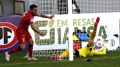 Ñublense gana y es líder