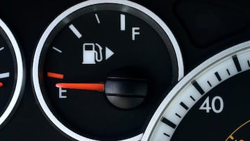 Este es el significado de la ‘E’ en el depósito de gasolina de tu coche: y no es que esté exactamente vacío
