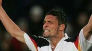 <b>ÚNICO DELANTERO</b>. El presidente del Bayern de Múnich recomienda al seleccionador alemán que Kuranyi sea el único jugador en la punta del ataque germano ante Holanda.