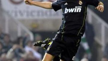 <b>DOBLETE.</b> Benzema consiguió en Santander sus dos últimos goles.