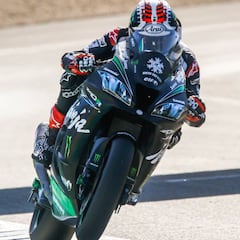 Rea vuela en Jerez y mejora el récord en carrera de MotoGP