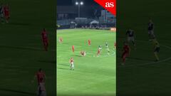 Vidal fue a marcar a Medel y pasó esto: ¡qué dolor!