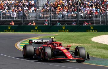 Tras la primera parada, Carlos Sainz mantuvo la distancia con su compañero en Ferrari. Que tenía orden de no desgastar los neumáticos en exceso.