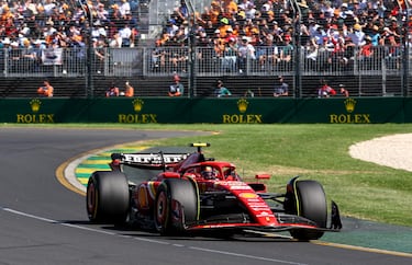 Tras la primera parada, Carlos Sainz mantuvo la distancia con su compañero en Ferrari. Que tenía orden de no desgastar los neumáticos en exceso.
