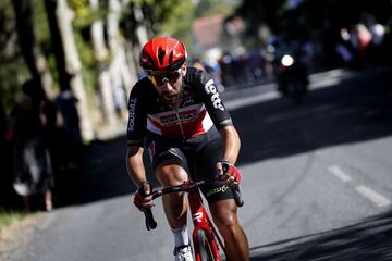 Wout Van Aert del Jumbo Visma se volvió a quedar con la victoria después de una etapa marcada por los abanicos que afectaron a varios que estaban en el Top 10 de la clasificación general. Egan es el mejor colombiano a 13 segundos del líder Adam Yates del 