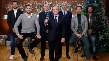 Florentino y los capitanes felicitan la Navidad tras el Cl¨¢sico