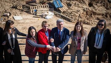 Laporta y la comitiva del Barcelona visitando las zonas afectadas por la DANA