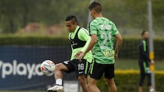 Vladimir Hern&aacute;ndez y Jorman Campuzano durante un entrenamiento conm Atl&eacute;tico Nacional