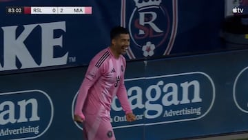 Luis Suárez unleashes absolute banger with incredible volley finish