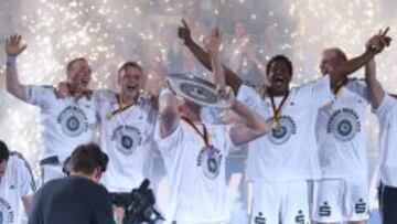 Los jugadores del Kiel celebran el t&iacute;tulo de Liga ganado de manera sorprendente.