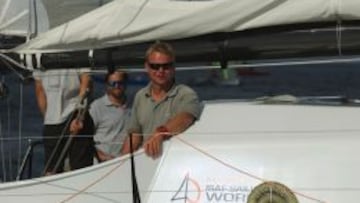 Alex Pella a bordo del 'Tales II' en la recta final para la salida de la Ruta del Ron.