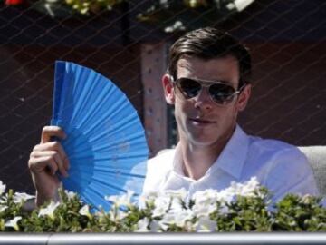 Gareth Bale en la grada durante el partido entre el español Rafael Nadal y el checo Tomas Berdych de cuartos de final del Masters 1000 de Madrid que se disputa en la Caja Mágica.