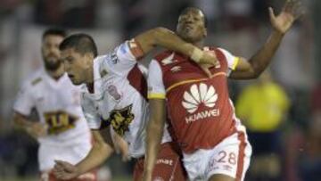 Martín Nervo vivió un duelo cerrado con Daniel Angulo y Wilson Morelo, delanteros de Santa Fe