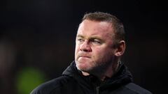 HUDDERSFIELD, ENGLAND - FEBRUARY 02: Wayne Rooney the head coach / manager of Derby County during the Sky Bet Championship match between Huddersfield Town and Derby County at Kirklees Stadium on February 2, 2022 in Huddersfield, England. (Photo by Robbie Jay Barratt - AMA/Getty Images)