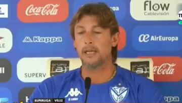 ¡Visiblemente emocionado! El duro momento en el que Heinze anunció su renuncia como DT