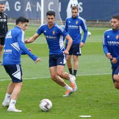 Naranjo, delantero centro del filial, se entrena con el Zaragoza