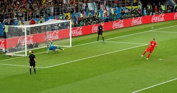 Tanda de penaltis. Eric Diers marcó desde los once metros el gol de la clasificacion de Ingaterra, (3-4).