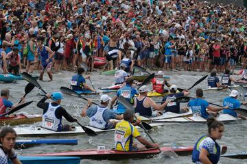 Los palistas saliendo en Arriondas