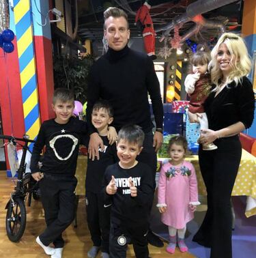Cena de Navidad del Inter con Wanda Nara a la cabeza
