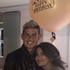 James cumple 26 años y lo celebra junto a su madre