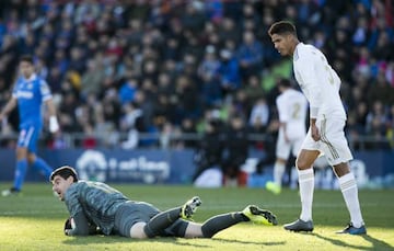 Courtois in action against Getafe.