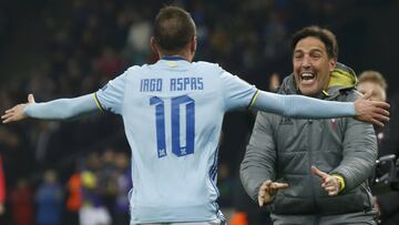 Iago Aspas se abraza con Berizzo tras marcar en Krasnodar
