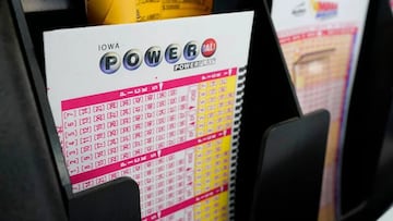 Powerball cuenta con el noveno jackpot más grande en la historia. Te explicamos cuántos números y aciertos necesitas para ganar algún premio.