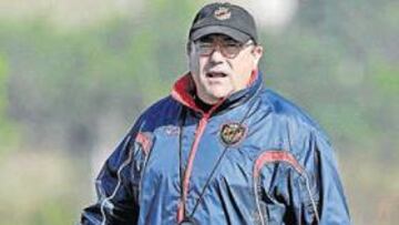 <b>CASO CERRADO. </b>Josep Sicart habló ayer, después de reunirse con el área técnica y el presidente Raúl Font.