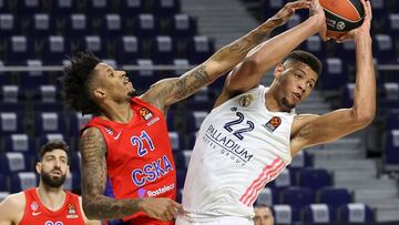 Tavares dona juguetes para Ningún Niño Sin Sonrisa