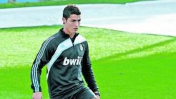 <b>CON EL BALÓN. </b>Cristiano dio otro paso en su recuperación.