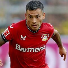 Aránguiz tiene acuerdo con su nuevo club y Leverkusen lo obstruye