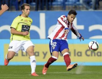 Ivan Peralta y Canario  durante el partido de vuelta de los dieciseisavos de final de la Copa del Rey disputado esta tarde en el estadio Vicente Calderón. 