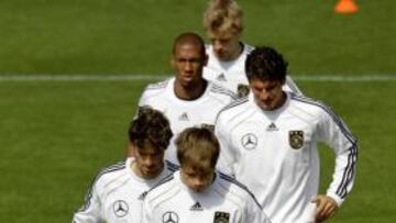 Alemania, con 11 mestizos, se limpia sus arrugas