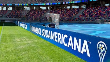 Monitor del VAR en un partido de la CONMEBOL Sudamericana.