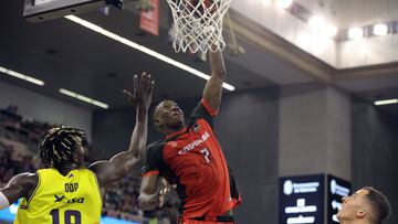 Mamadou Niang encesta ante el Gran Canaria.