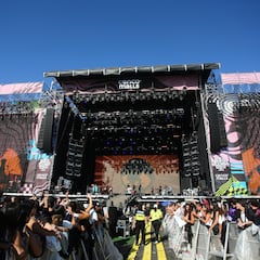 Es un artista confirmado para Lollapalooza Chile 2026 y encontraron un cadaver en su auto