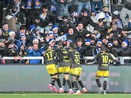 La alegría compartida con la afición por el empate en Burgos.