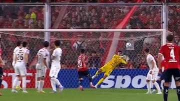 Si Loyola convertía este gol era para cerrar el estadio: el chileno no para de brillar en Argentina