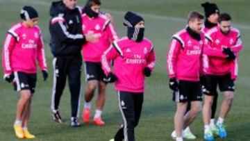 Ancelotti ya prepara el derbi en una sesión bajo mínimos