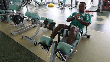 Iván Angulo en un entrenamiento en gimnasio con Palmeiras.