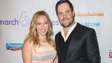 Después de tres años de noviazgo, la actriz y cantante estadounidense se casó en 2010 con el jugador de la NHL, Mike Comrie, con quien tuvo un niño que nombraron Luca. La pareja parecía ser todo un ejemplo, hasta que el año pasado la cantante pidió y obtuvo el divorcio.