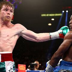 Oscar de la Hoya seeks a second fight within Canelo-Mayweather
