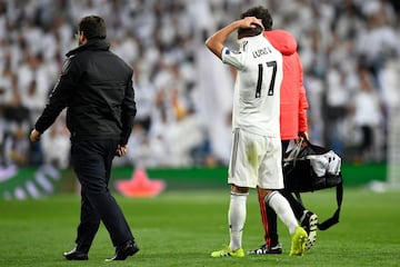 Lucas Vázquez se lesionó en el minuto 27.