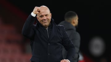 Arne Slot destaca a Luis Díaz de ‘9′ pese a la falta de gol