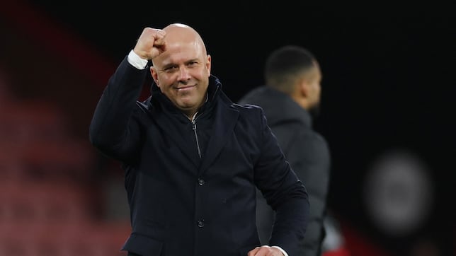 Arne Slot destaca a Luis Díaz de ‘9′ pese a la falta de gol