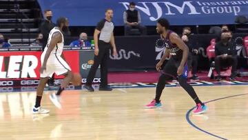 De las mayores sobradas vistas en la NBA: Harden a Embiid antes de cascar este triplazo