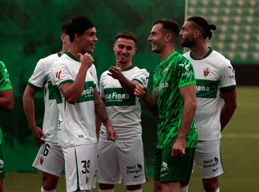 Iñaki Peña y Héctor Fort en su presentación como jugadores del Elche.